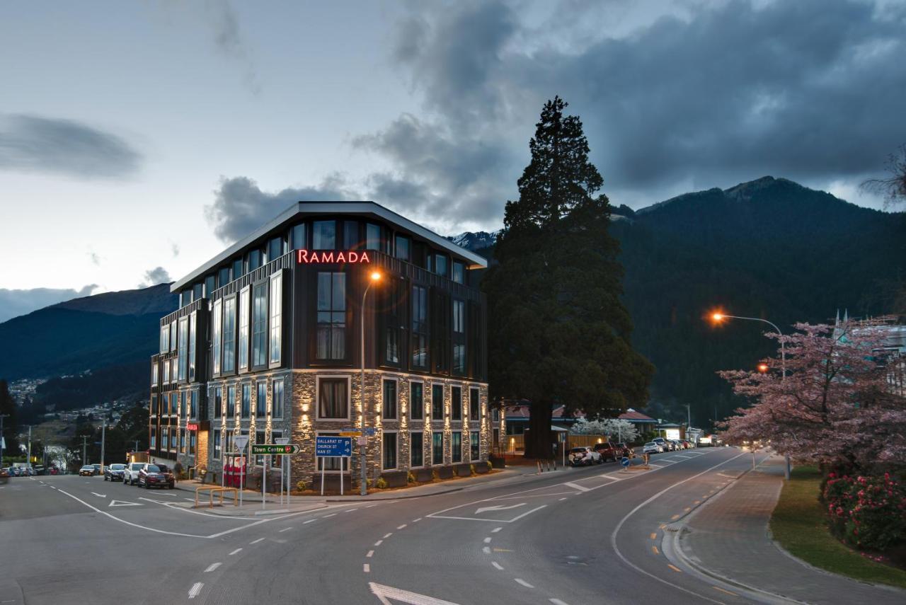 Ramada By Wyndham Queenstown Central Esterno foto