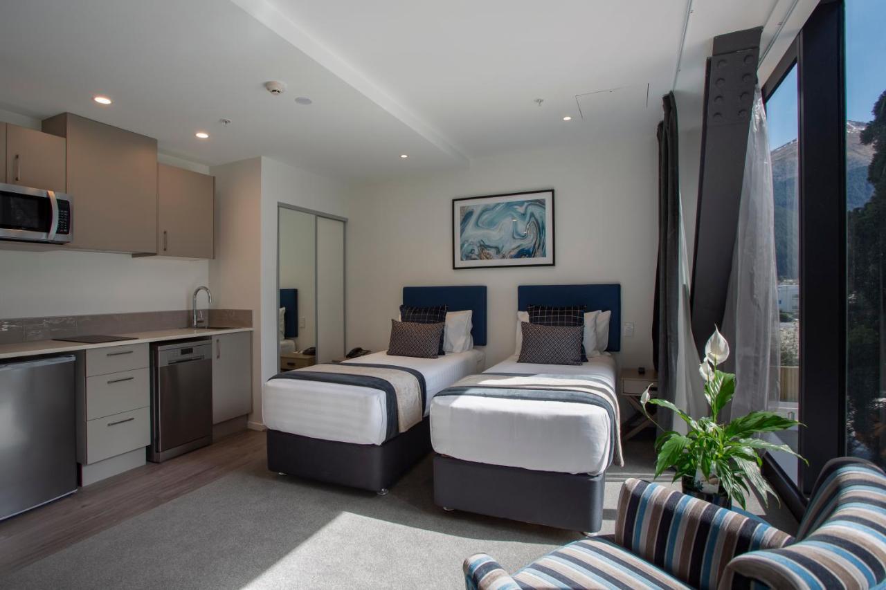 Ramada By Wyndham Queenstown Central Esterno foto