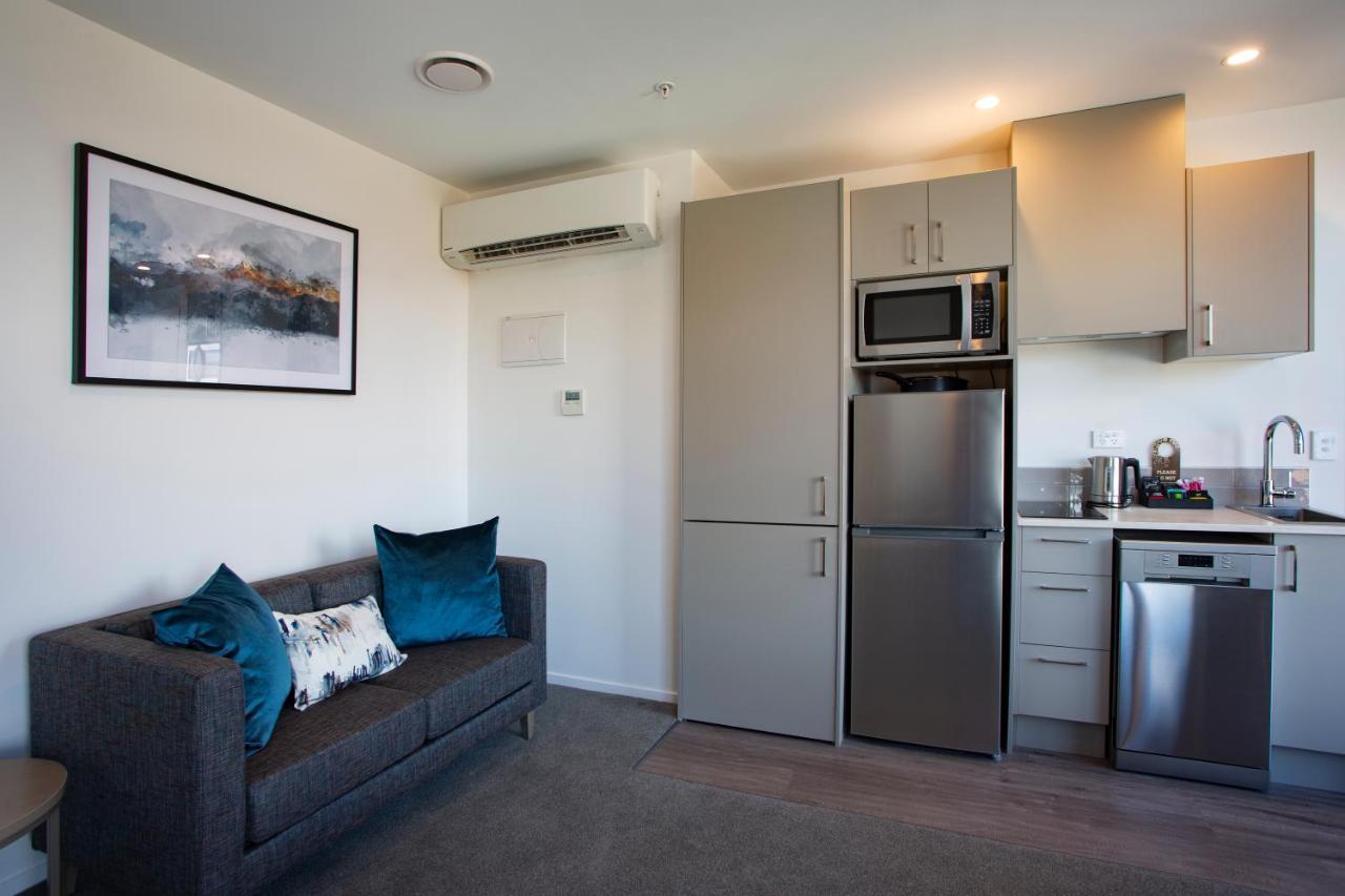 Ramada By Wyndham Queenstown Central Esterno foto