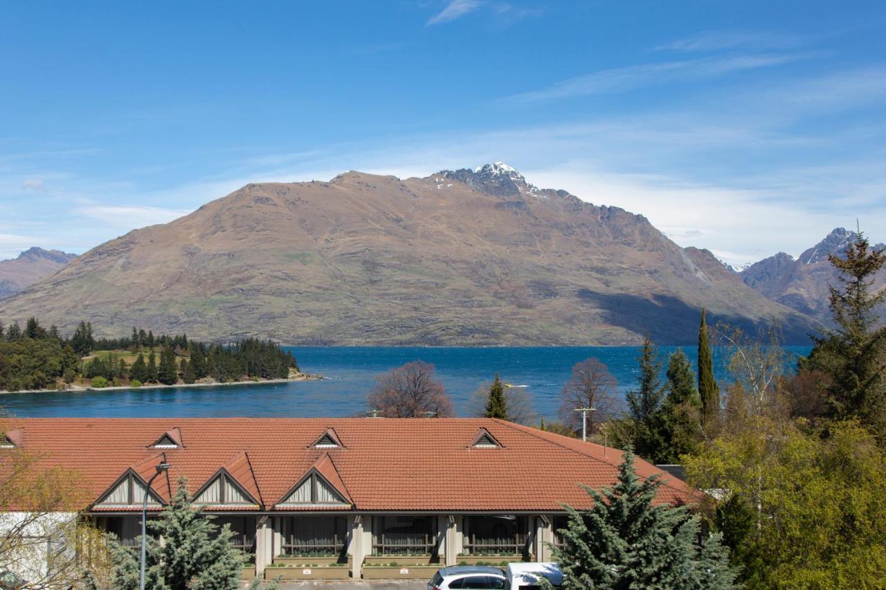 Ramada By Wyndham Queenstown Central Esterno foto