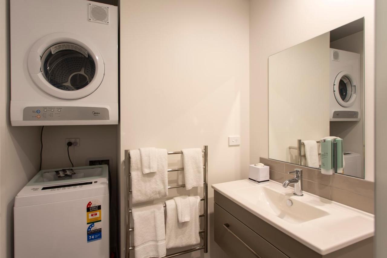 Ramada By Wyndham Queenstown Central Esterno foto