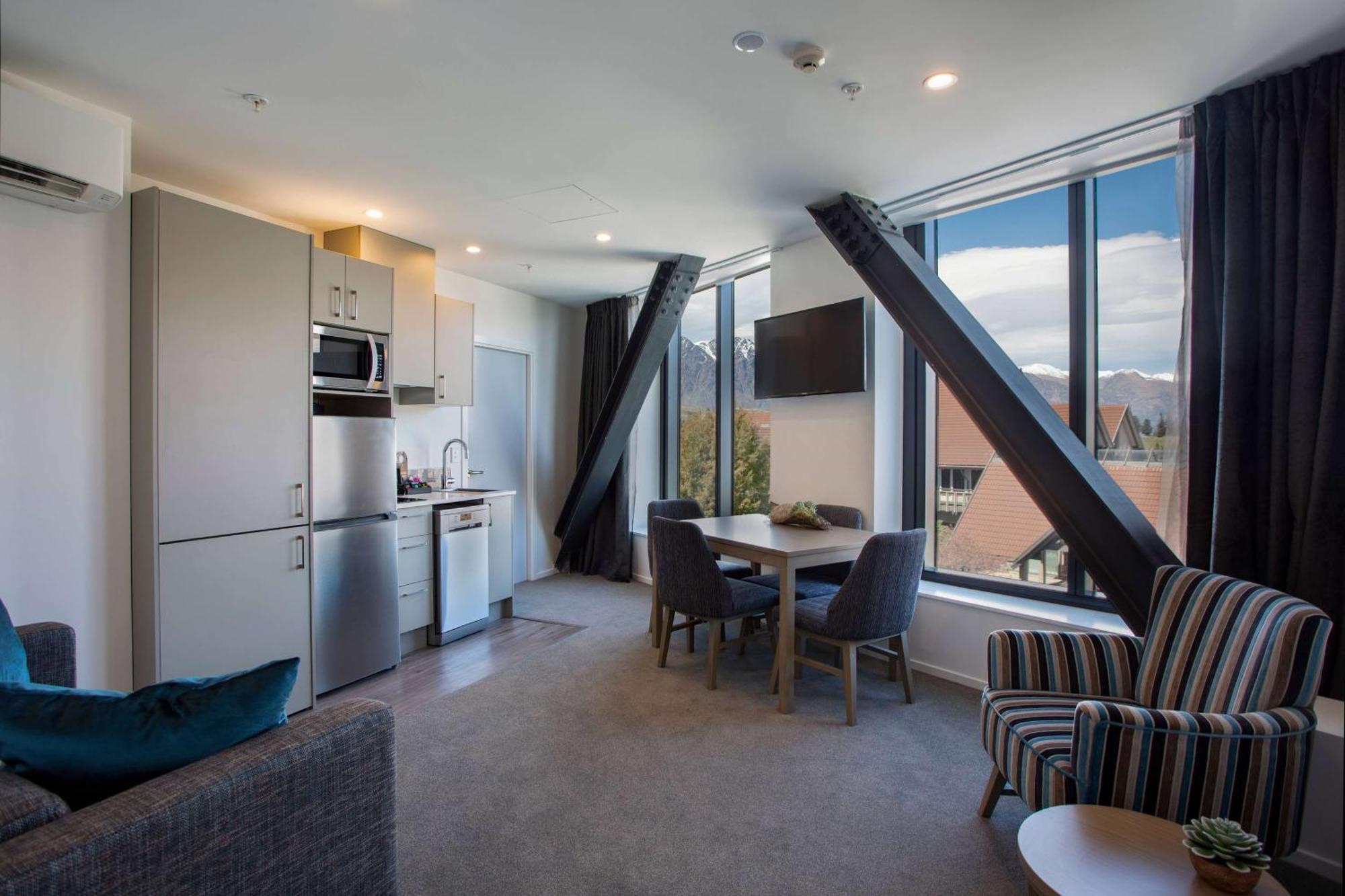 Ramada By Wyndham Queenstown Central Esterno foto