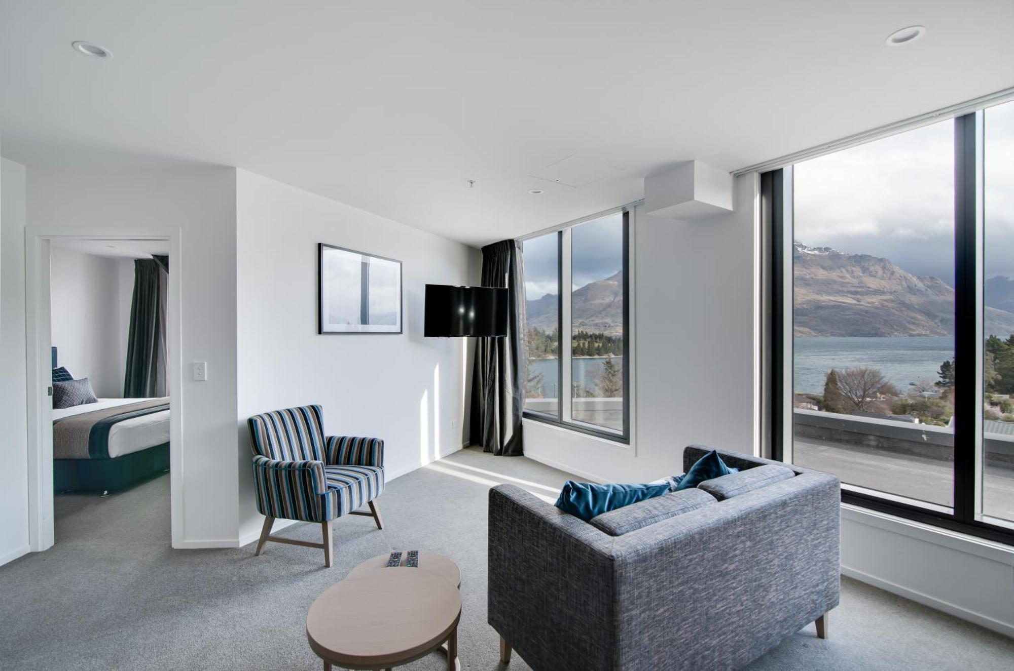 Ramada By Wyndham Queenstown Central Esterno foto